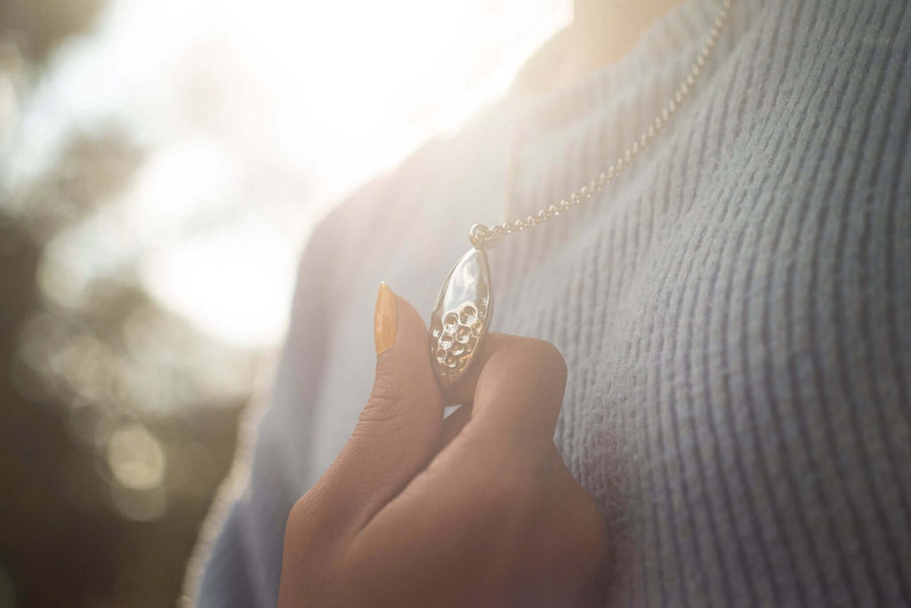 Fidget Jewelry: A Guide to Reducing Stress and Anxiety